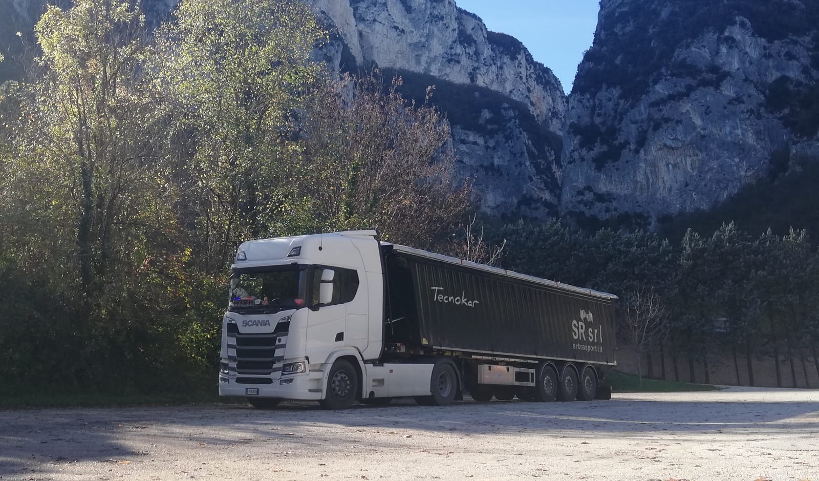 Worldwide freight services